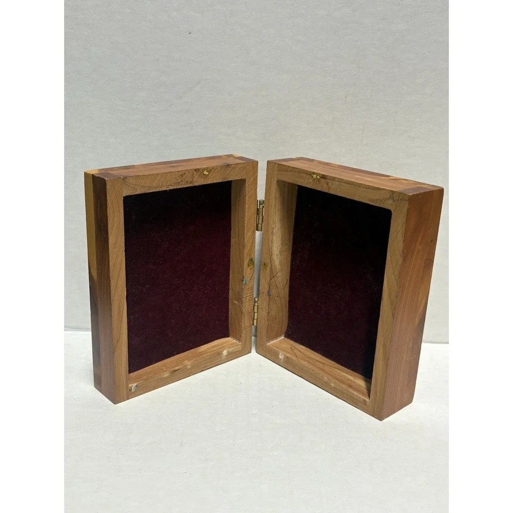 Cat kitty kitten keepsake jewerly trinket box cedar wood vintage‎